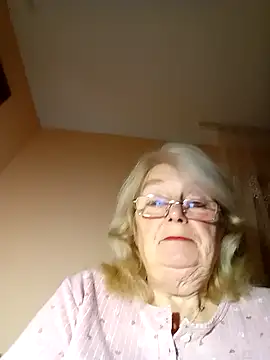 Snapshot of AmyLove353 chatting on December 20, 2025, 9:50 pm AmyLove353 online show from December 20, 2025, 9:50 pm