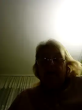 Snapshot of AmyLove353 chatting on December 18, 2025, 4:06 am AmyLove353 online show from December 18, 2025, 4:06 am