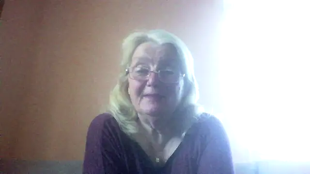 AmyLove353 online show from May 2, 2026, 3:56 am