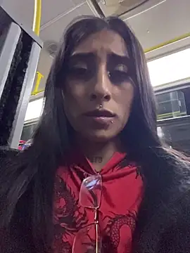 Violeet-Smith online show from October 29, 2025, 2:10 am