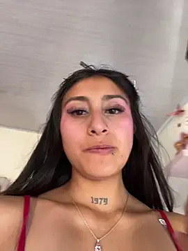 Snapshot of Violeet-Smith chatting on February 27, 2026, 7:24 pm Violeet-Smith online show from February 27, 2026, 7:24 pm