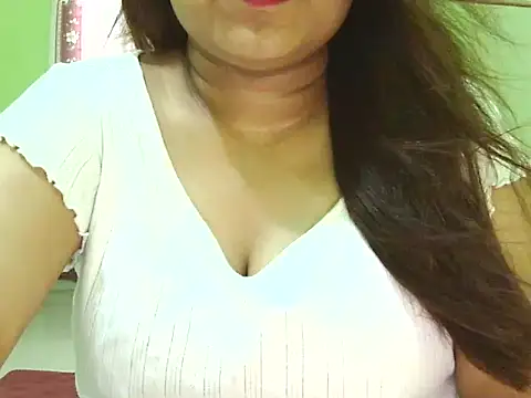 Snapshot of Safa_Pari chatting on October 22, 2025, 4:45 am Safa Pari online show from October 22, 2025, 4:45 am