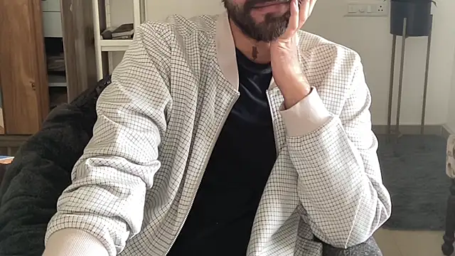 Snapshot of MakeMeAwareAah chatting on December 2, 2025, 4:25 am MakeMeAwareAah online show from December 2, 2025, 4:25 am