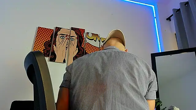 Snapshot of ODINVIDE-1 chatting on November 9, 2025, 5:50 pm ODINVIDE-1 online show from November 9, 2025, 5:50 pm