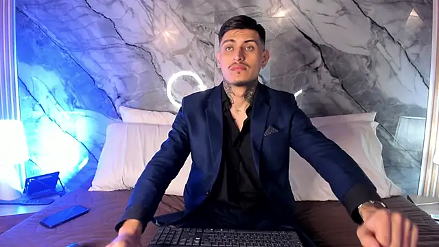 enzorodriguezz online show from November 19, 2025, 1:00 pm