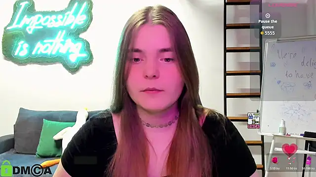 Snapshot of MiraaBloom chatting on November 6, 2025, 2:21 pm MiraaBloom online show from November 6, 2025, 2:21 pm