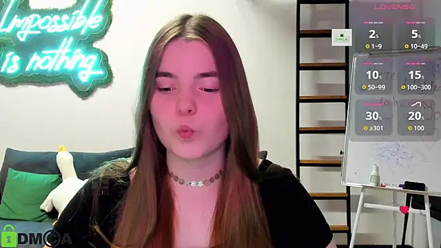 Snapshot of MiraaBloom chatting on November 19, 2025, 2:28 pm MiraaBloom online show from November 19, 2025, 2:28 pm