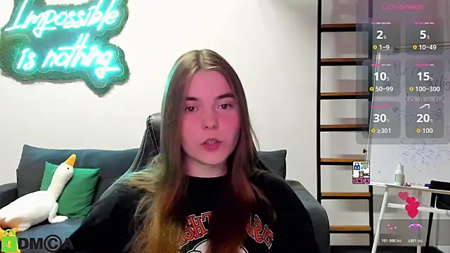 Snapshot of MiraaBloom chatting on November 10, 2025, 3:06 pm MiraaBloom online show from November 10, 2025, 3:06 pm