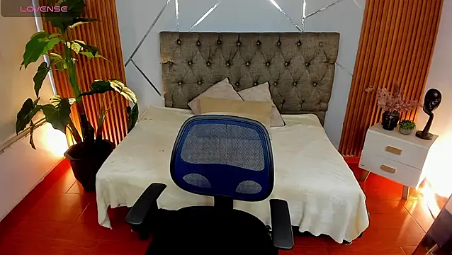 camilaa lux online show from November 29, 2025, 12:49 pm