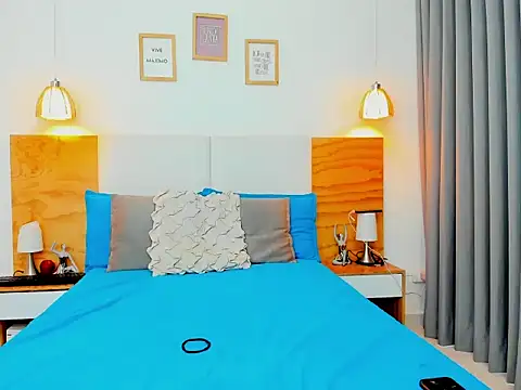 Abbie royy online show from November 28, 2025, 1:11 pm