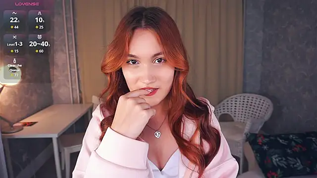 OcieJakab online show from November 7, 2025, 5:17 pm