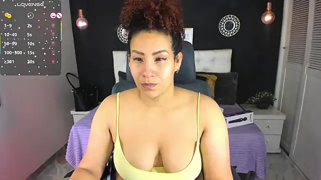 ROZZE MILA online show from April 20, 2026, 1:13 pm