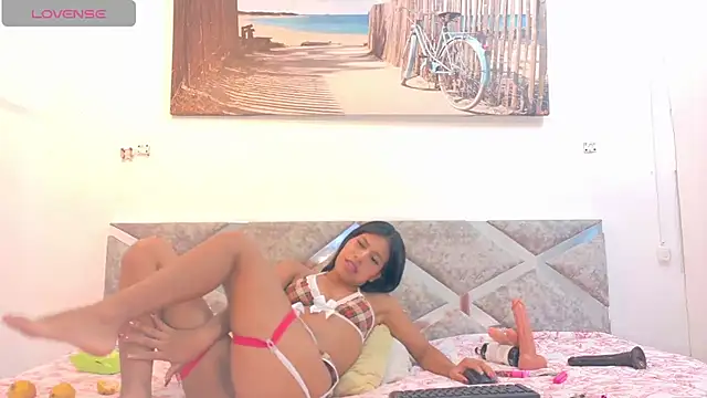 helleennhoot online show from November 18, 2025, 12:59 am