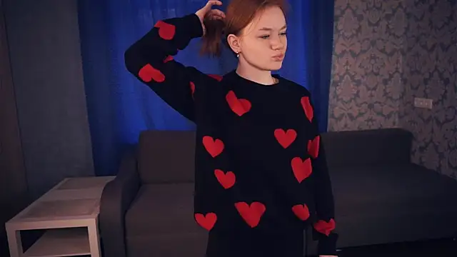 KarlynGow online show from November 20, 2025, 6:36 am