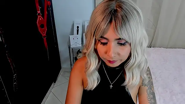 Emilyvalk  online show from February 25, 2026, 10:53 pm