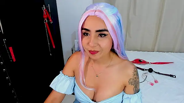 Emilyvalk  online show from February 14, 2026, 9:37 pm