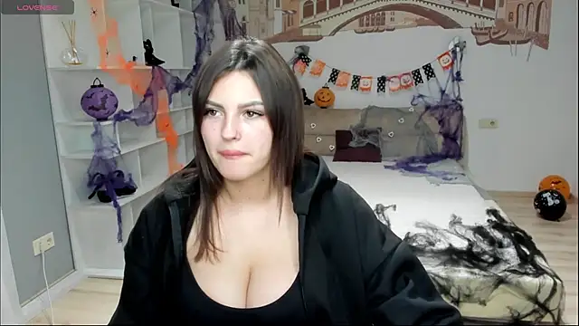 KittyShenson online show from October 24, 2025, 5:34 pm