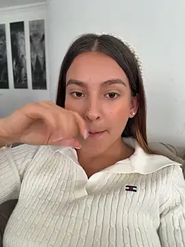 Talia Bonet online show from April 13, 2026, 5:39 pm