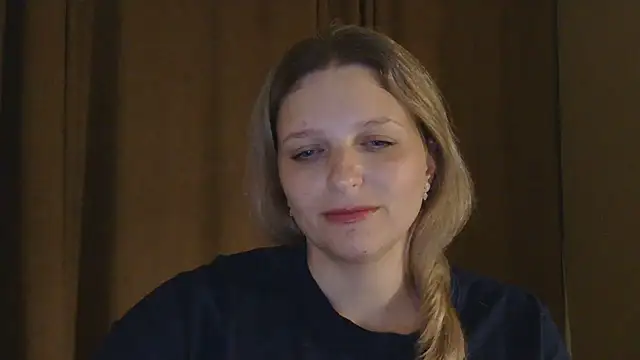 ElisSky301 online show from March 29, 2026, 8:32 pm