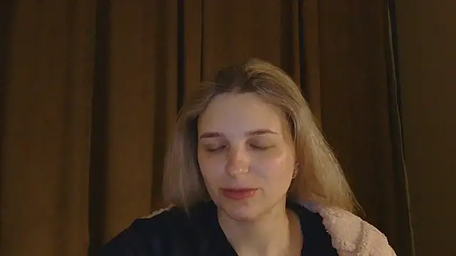 ElisSky301 online show from January 14, 2026, 8:45 pm