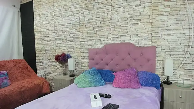 cameron april online show from November 12, 2025, 12:09 pm