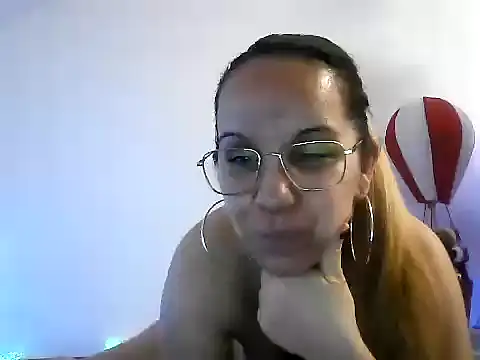 Snapshot of barbara896 chatting on December 15, 2025, 10:48 pm barbara896 online show from December 15, 2025, 10:48 pm