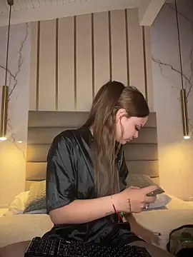 Beella1  online show from November 6, 2025, 11:47 am