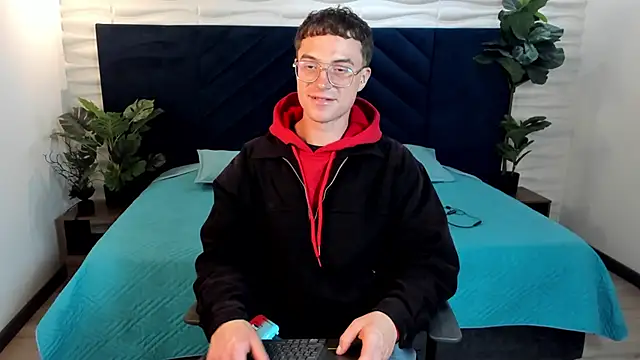 Lil James online show from March 17, 2026, 4:04 am