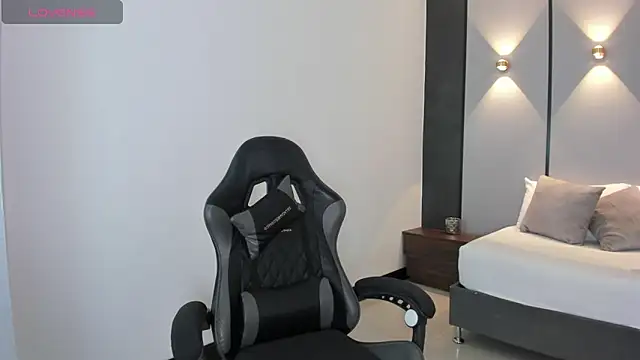 mia collins96 online show from February 18, 2026, 2:42 am