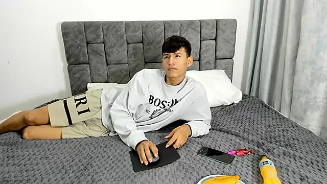 Nicolas Torres  online show from October 28, 2025, 7:07 am