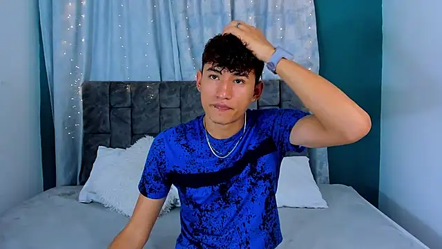 Nicolas Torres  online show from December 17, 2025, 3:44 am