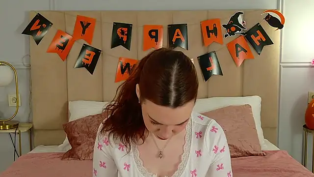 KoriPaul online show from October 23, 2025, 5:11 pm