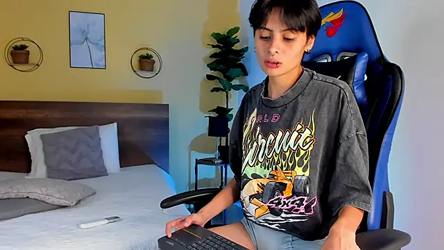 Snapshot of MartinnaGrecco chatting on November 10, 2025, 8:47 pm MartinnaGrecco online show from November 10, 2025, 8:47 pm