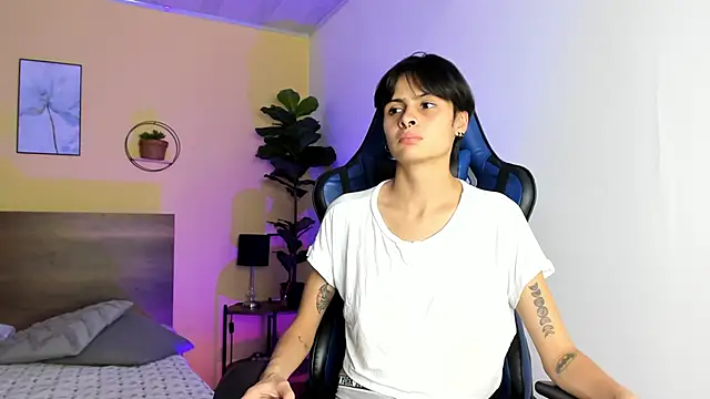 Snapshot of MartinnaGrecco chatting on December 4, 2025, 8:08 pm MartinnaGrecco online show from December 4, 2025, 8:08 pm