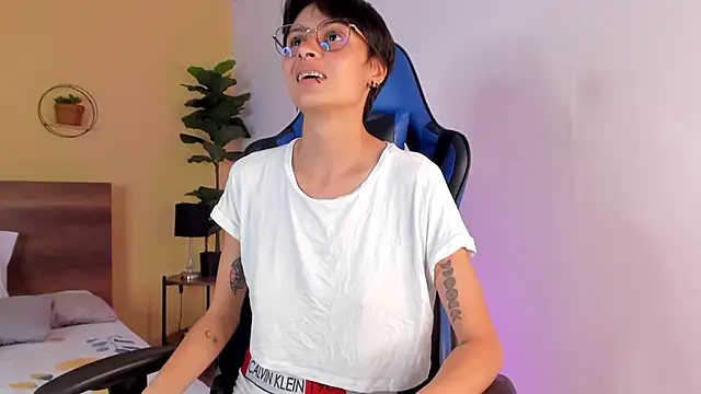 Snapshot of MartinnaGrecco chatting on November 15, 2025, 8:35 pm MartinnaGrecco online show from November 15, 2025, 8:35 pm