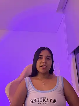 aly nicols online show from December 5, 2025, 6:12 am