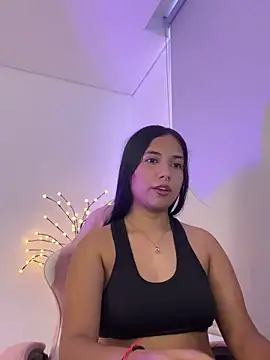 aly nicols online show from February 11, 2026, 10:42 pm