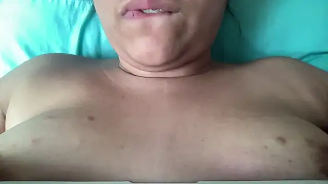 Kmiii21 online show from October 22, 2025, 2:27 pm