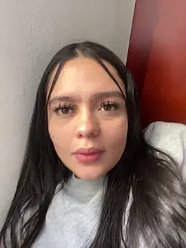 Selena Roa online show from April 14, 2026, 2:44 pm