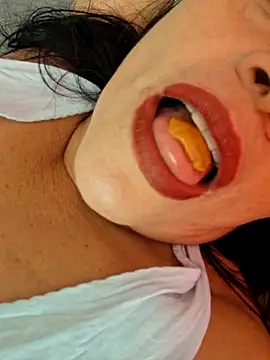 viviana-sexi online show from April 6, 2026, 8:54 pm