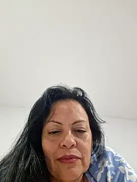 Snapshot of viviana-sexi chatting on June 4, 2026, 8:30 am viviana-sexi online show from June 4, 2026, 8:30 am