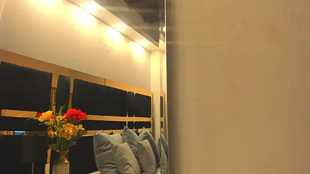 mirandaduboiss online show from January 12, 2026, 12:45 pm