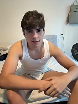 mlkgato0 online show from November 10, 2025, 2:22 pm