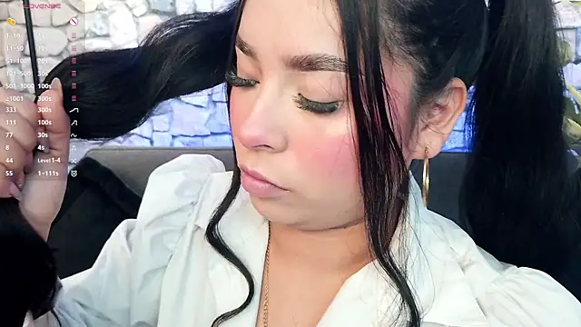 mia roux1 online show from November 22, 2025, 5:34 pm