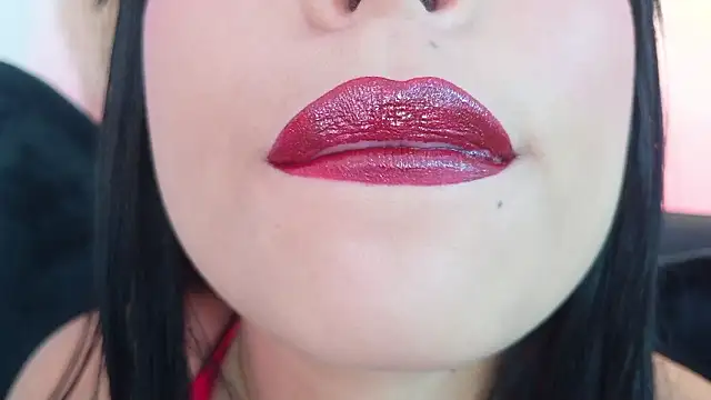 mia roux1 online show from March 29, 2026, 6:31 pm