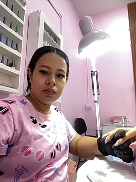 Snapshot of PaulaCruz01 chatting on December 3, 2025, 6:07 pm PaulaCruz01 online show from December 3, 2025, 6:07 pm