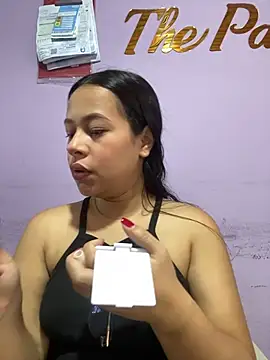 Snapshot of PaulaCruz01 chatting on November 9, 2025, 7:40 pm PaulaCruz01 online show from November 9, 2025, 7:40 pm