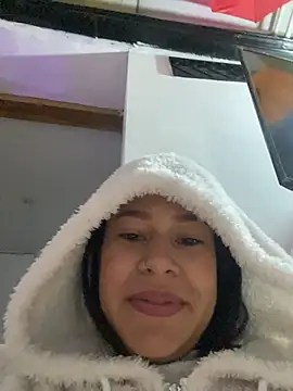 Snapshot of PaulaCruz01 chatting on November 16, 2025, 12:04 am PaulaCruz01 online show from November 16, 2025, 12:04 am