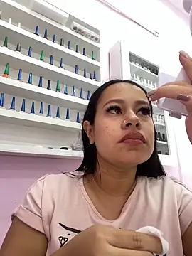 Snapshot of PaulaCruz01 chatting on December 5, 2025, 7:01 pm PaulaCruz01 online show from December 5, 2025, 7:01 pm