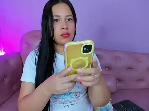 Snapshot of PaulaCruz01 chatting on November 17, 2025, 8:46 pm PaulaCruz01 online show from November 17, 2025, 8:46 pm